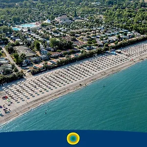 4* Feriepark Club Del Sole Vigna Sul Mar Family Collection